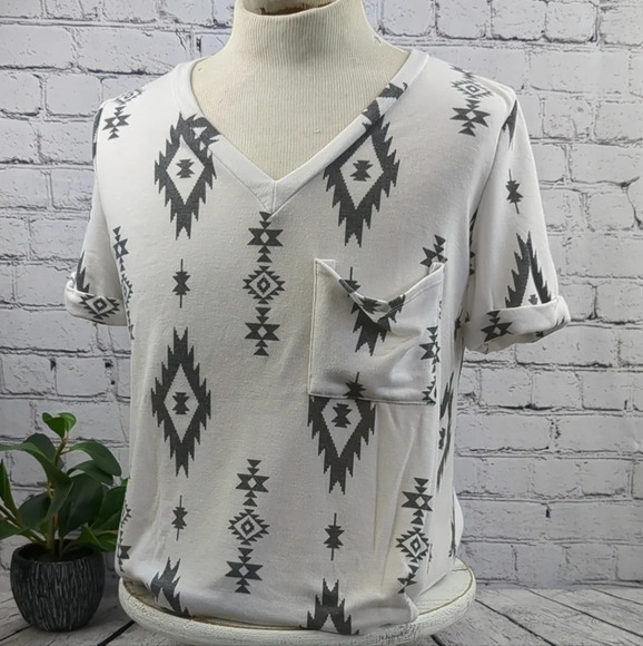 Black & white shirt short sleeves Aztec design blouse, pocket, XL - Picture 1 of 6
